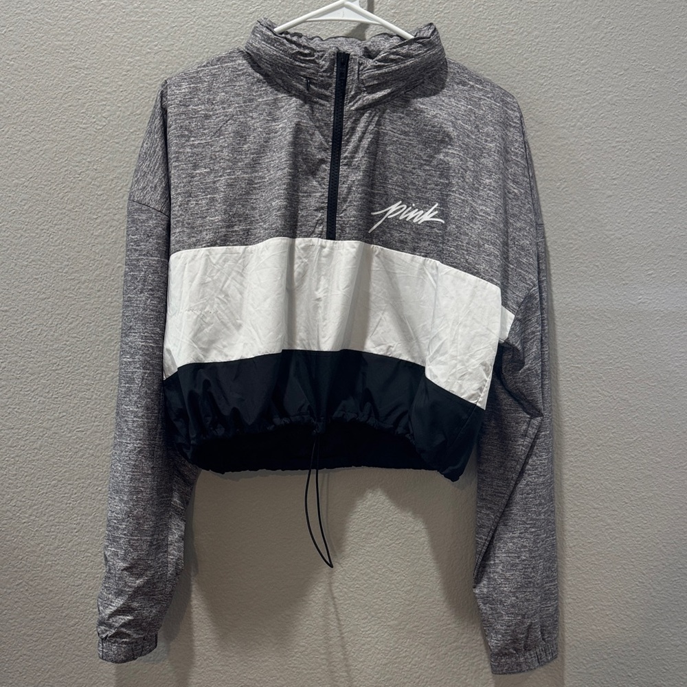 💗 PINK Cropped Long Sleeve Hoodie – Gray, White & Black – SZ M ✨